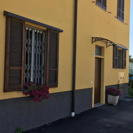 Casa Gialla 89 Garbagnate Milanese